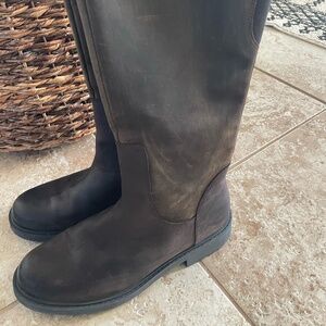 Womens Clarks tall boots brown size 8 1/2